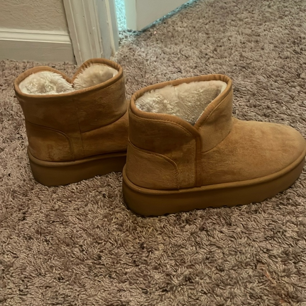 SNOW ❄️ BOOT SEASON IS HERE!!!!!